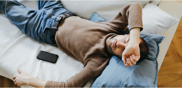 Sudorazione notturna: quali sono le cause e quando preoccuparsi